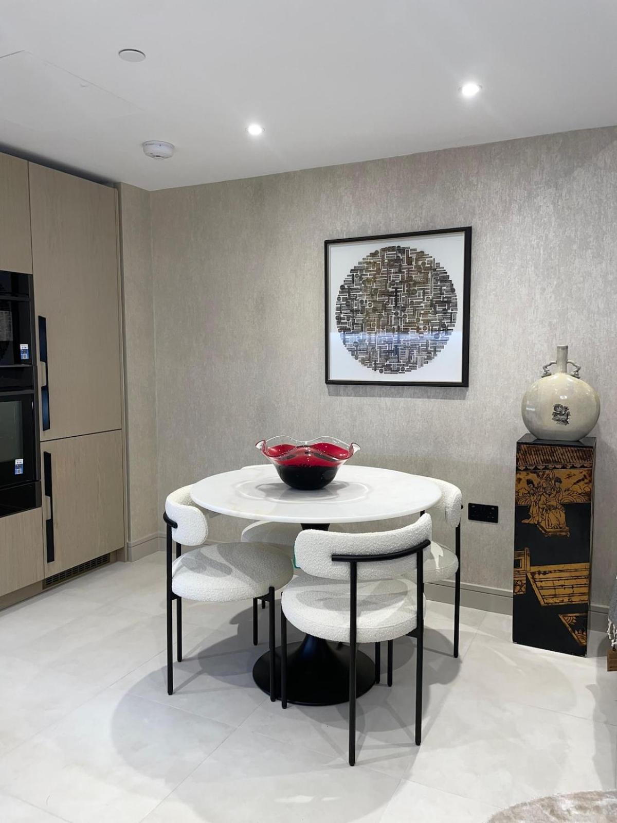 Super Luxury 2 Bed Flat In Nine Elms Appartement *